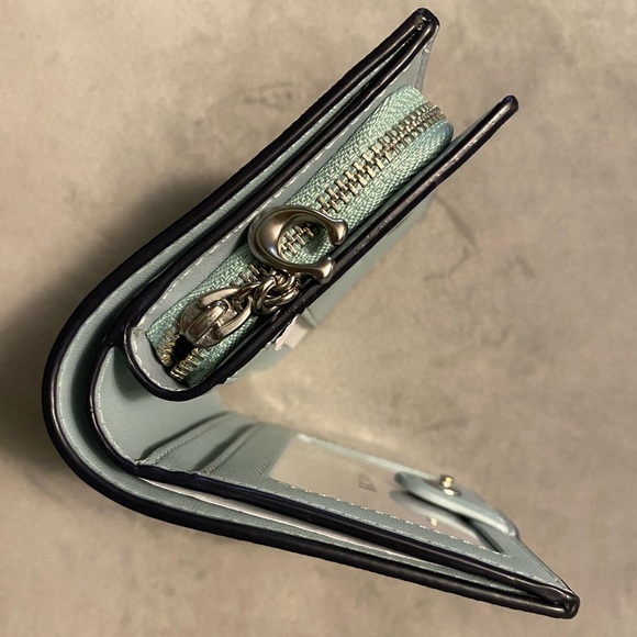 Coach Light Blue 🩵 Floral 🌼 Snap Wallet - Picture 9 of 9